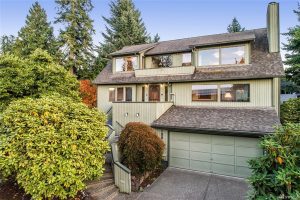 18811 SE 42nd St, Issaquah, WA 98027