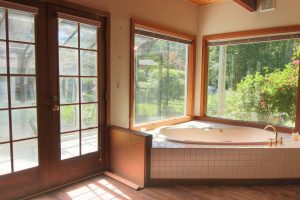 16945 Viking Wy NW, Poulsbo, WA 98370 home for sale - jetted soaking tub with garden view