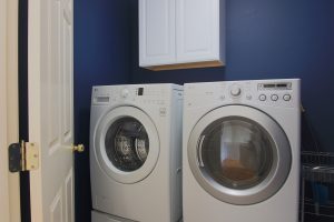 10616 NE 116th St, Kirkland, WA 98034 Juanita home for sale - laundry